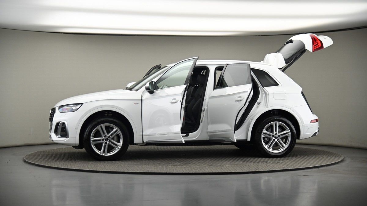 More views of Audi Q5