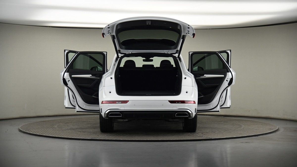 More views of Audi Q5