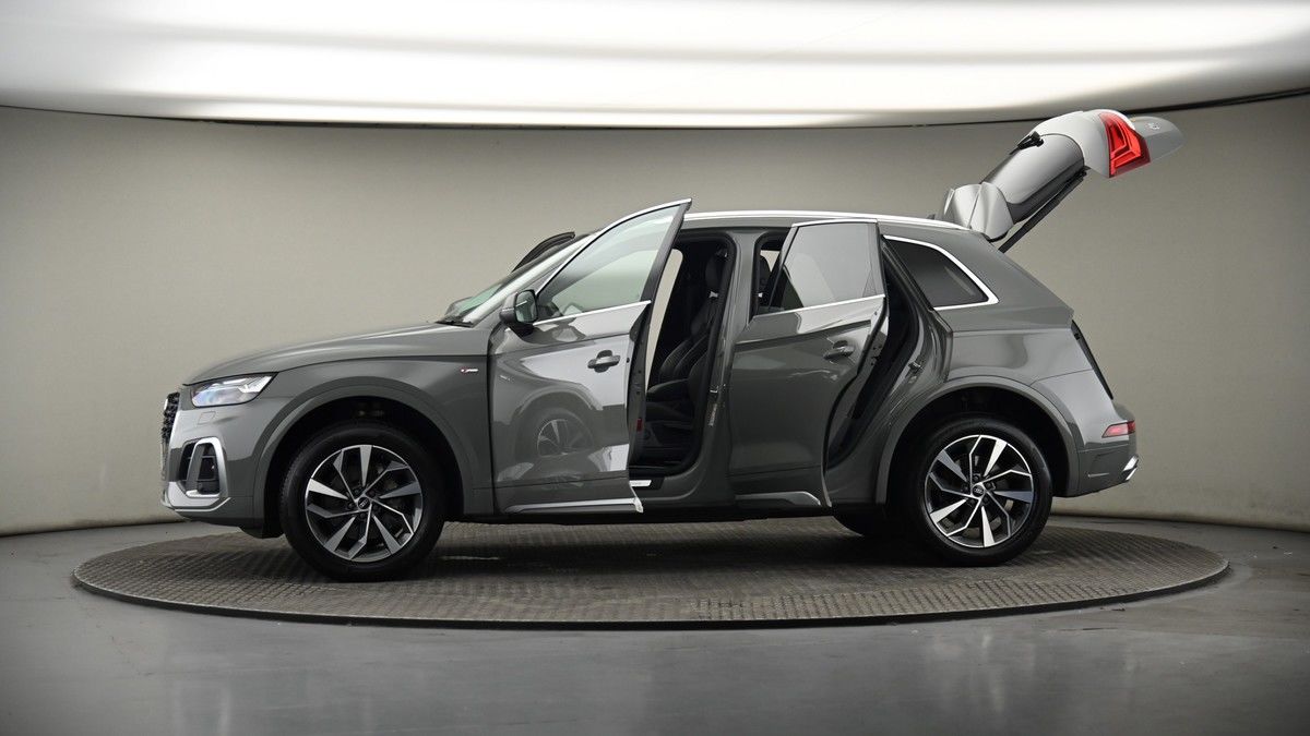 More views of Audi Q5