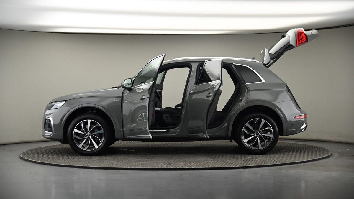 More views of Audi Q5