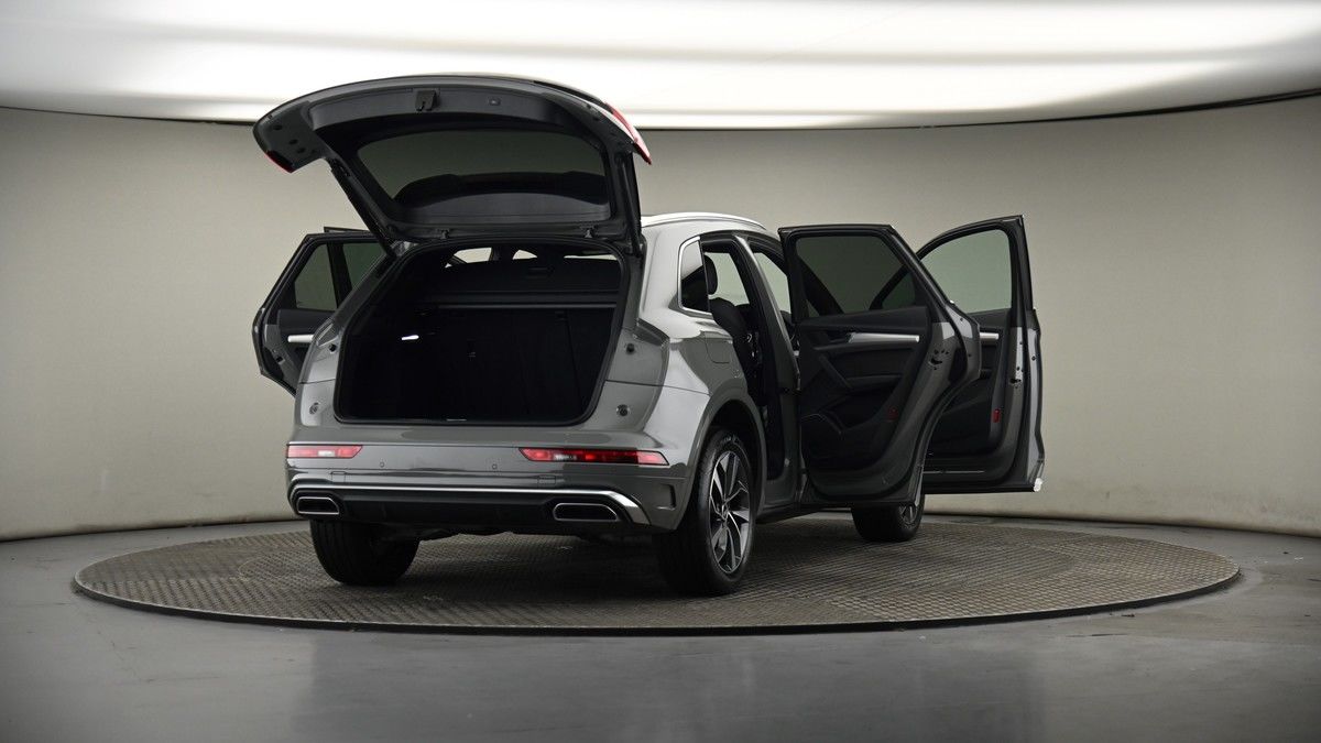 More views of Audi Q5
