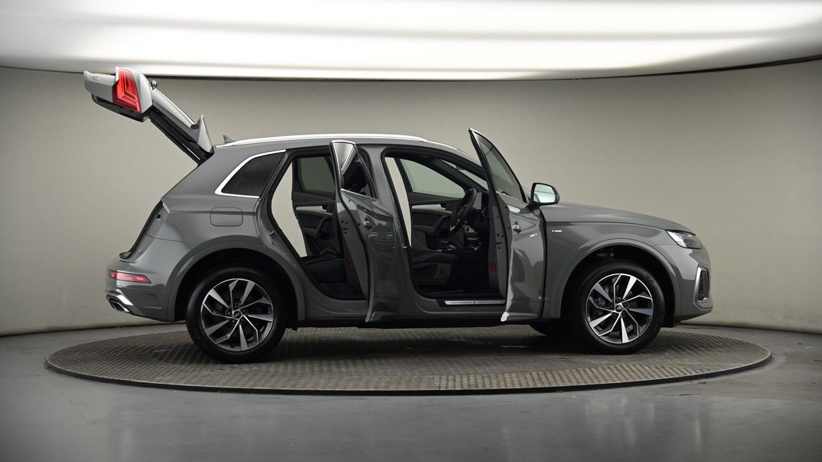 More views of Audi Q5