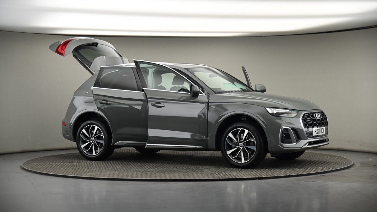 More views of Audi Q5