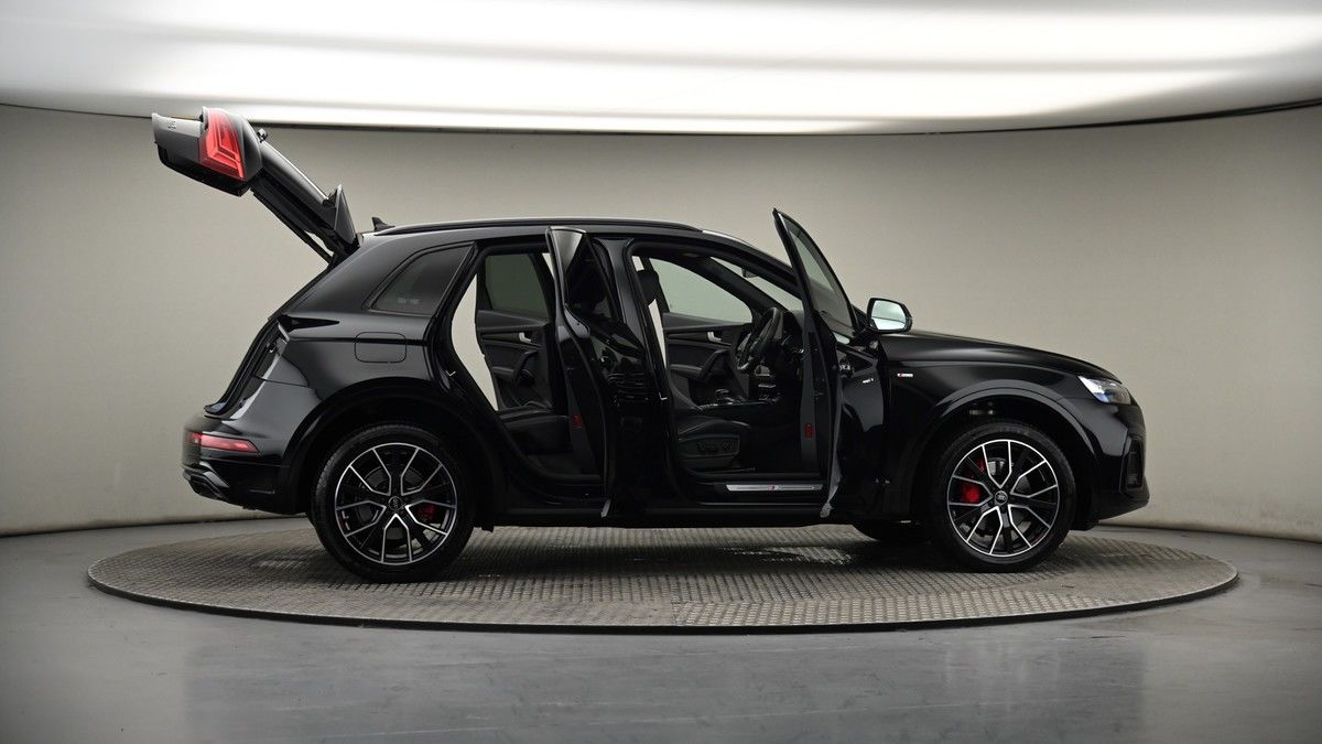 More views of Audi Q5