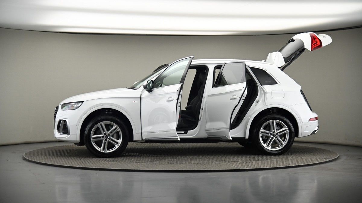 More views of Audi Q5