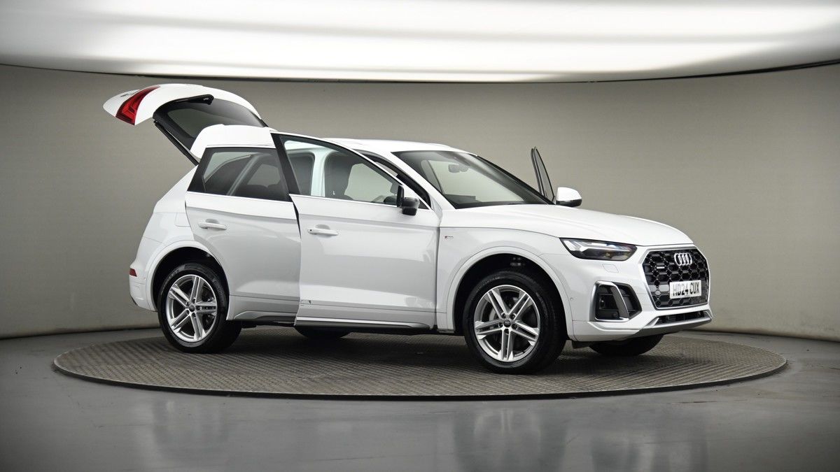 More views of Audi Q5