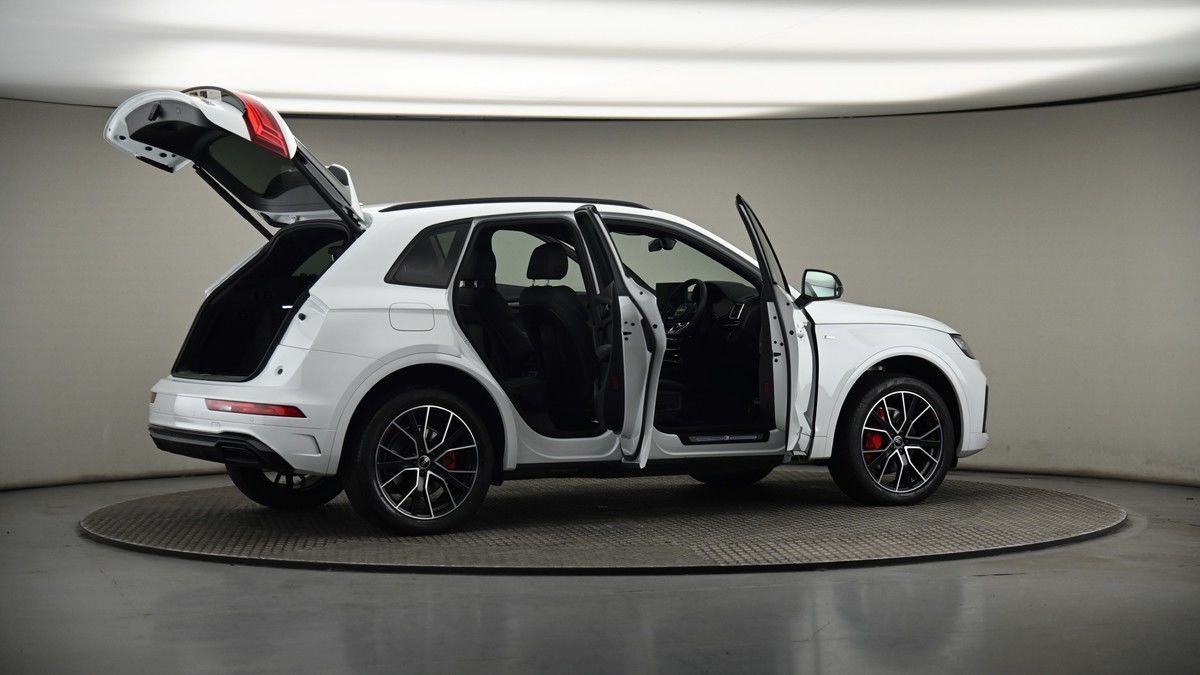 More views of Audi Q5