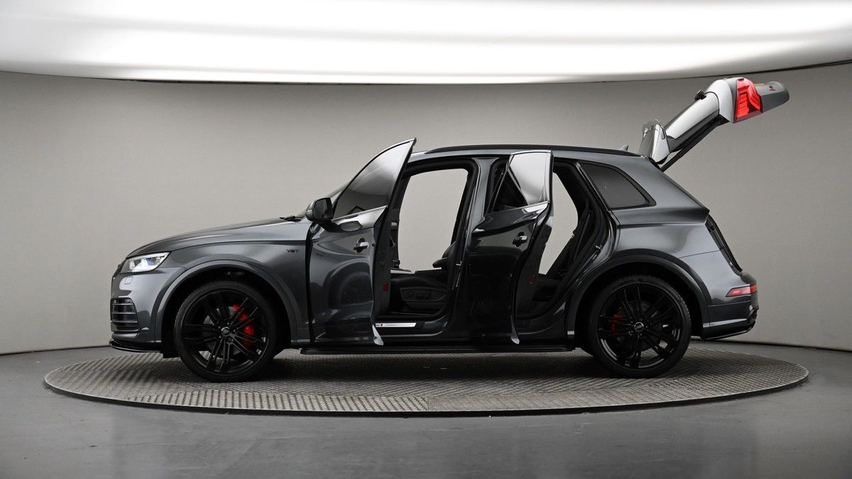More views of Audi SQ5
