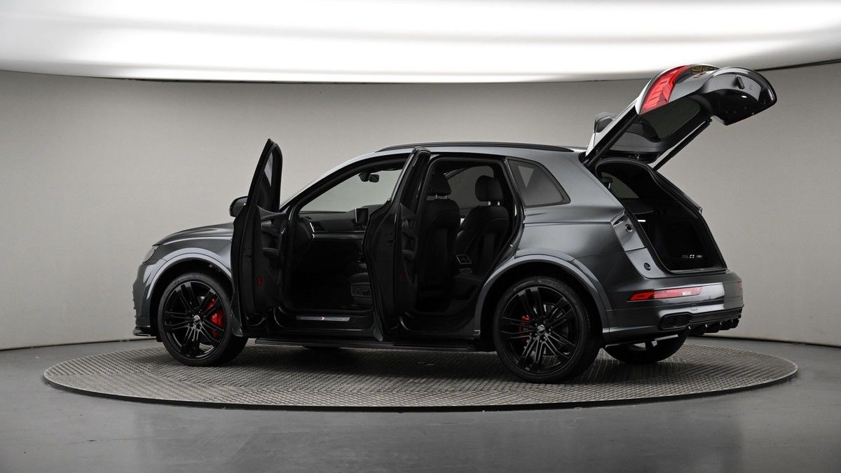 More views of Audi SQ5