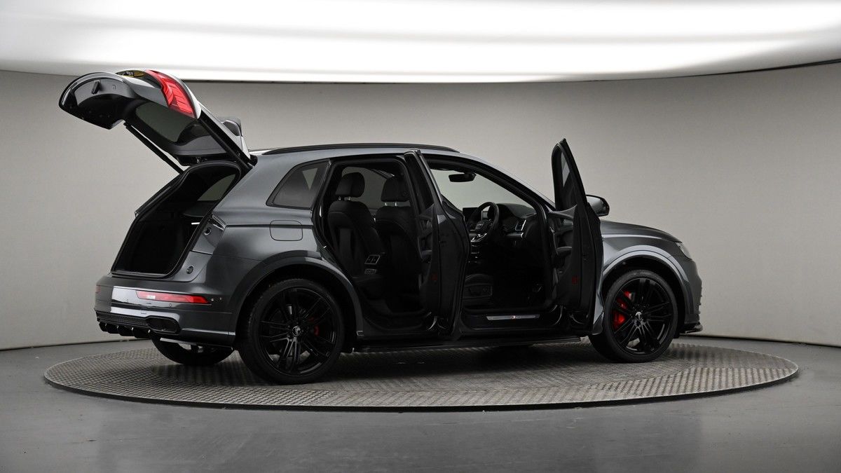 More views of Audi SQ5