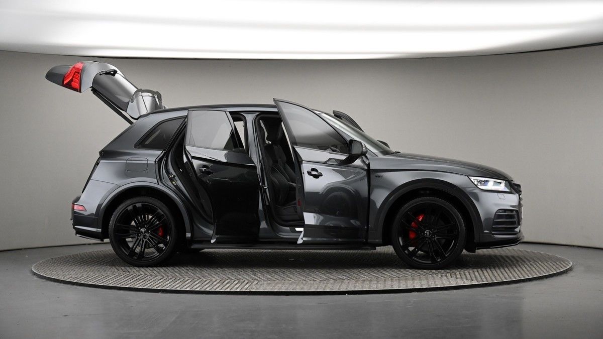 More views of Audi SQ5