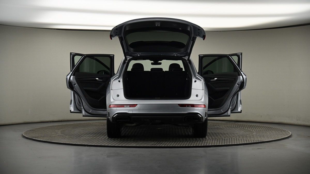 More views of Audi Q5