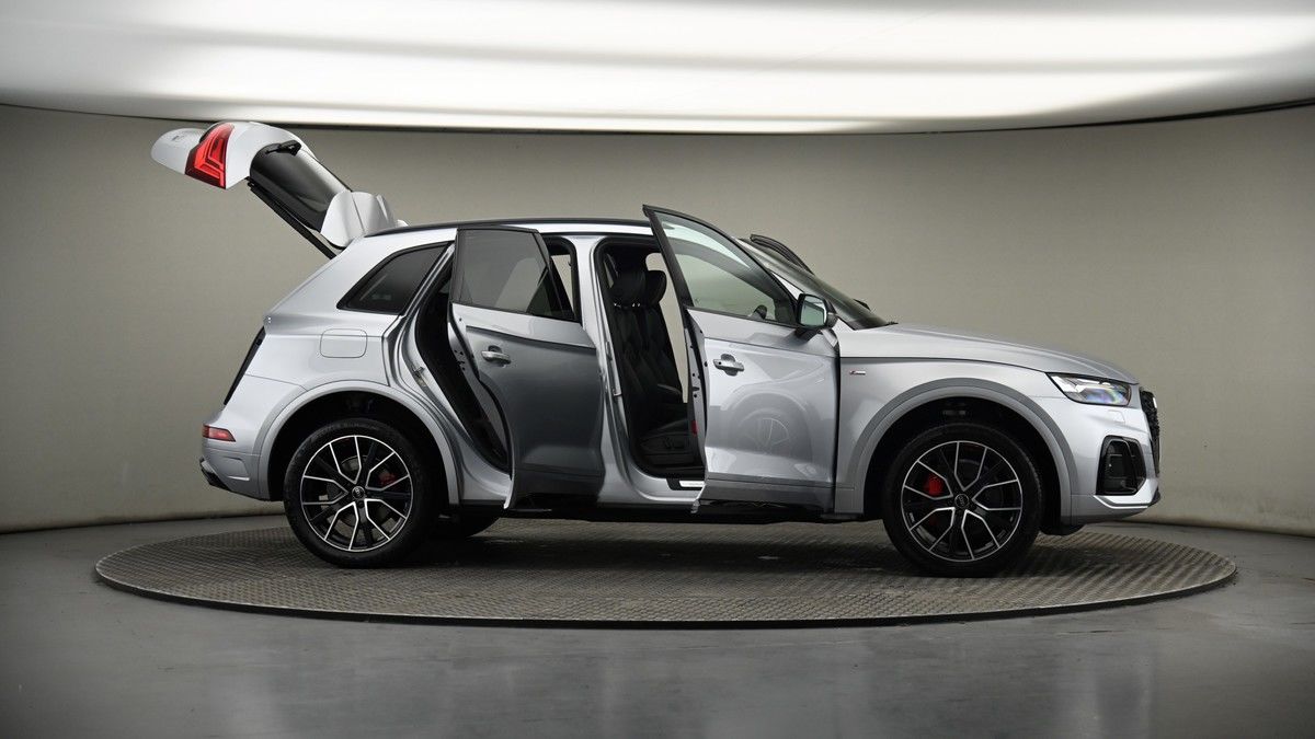 More views of Audi Q5