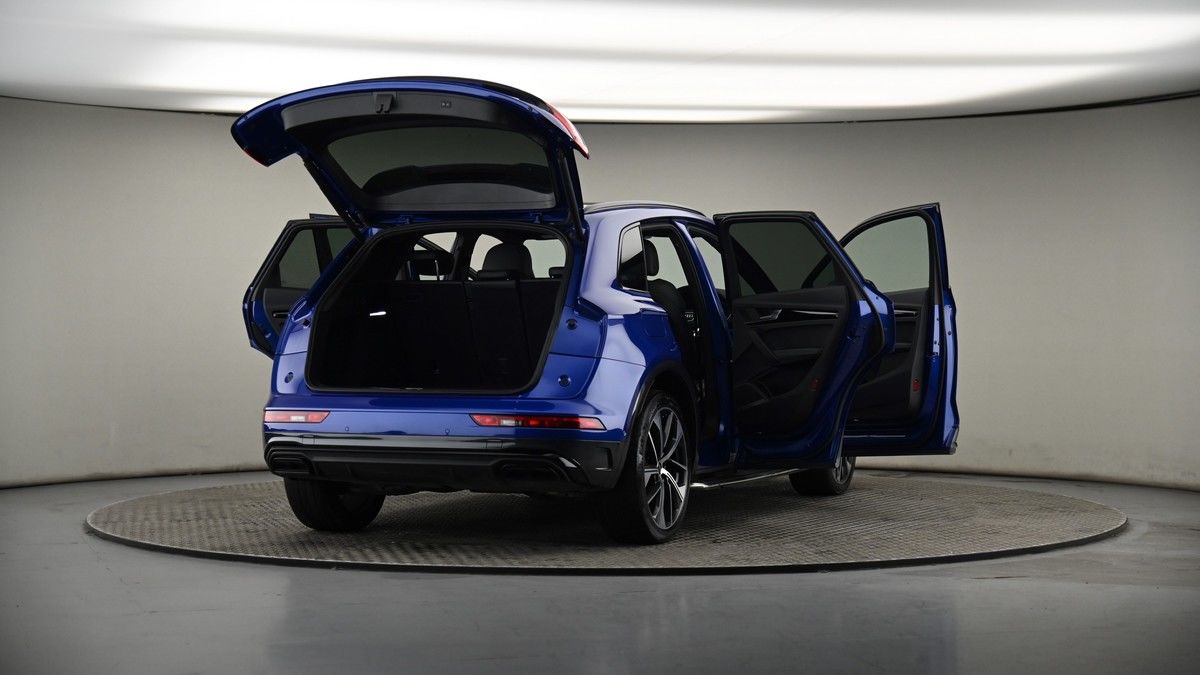 More views of Audi Q5