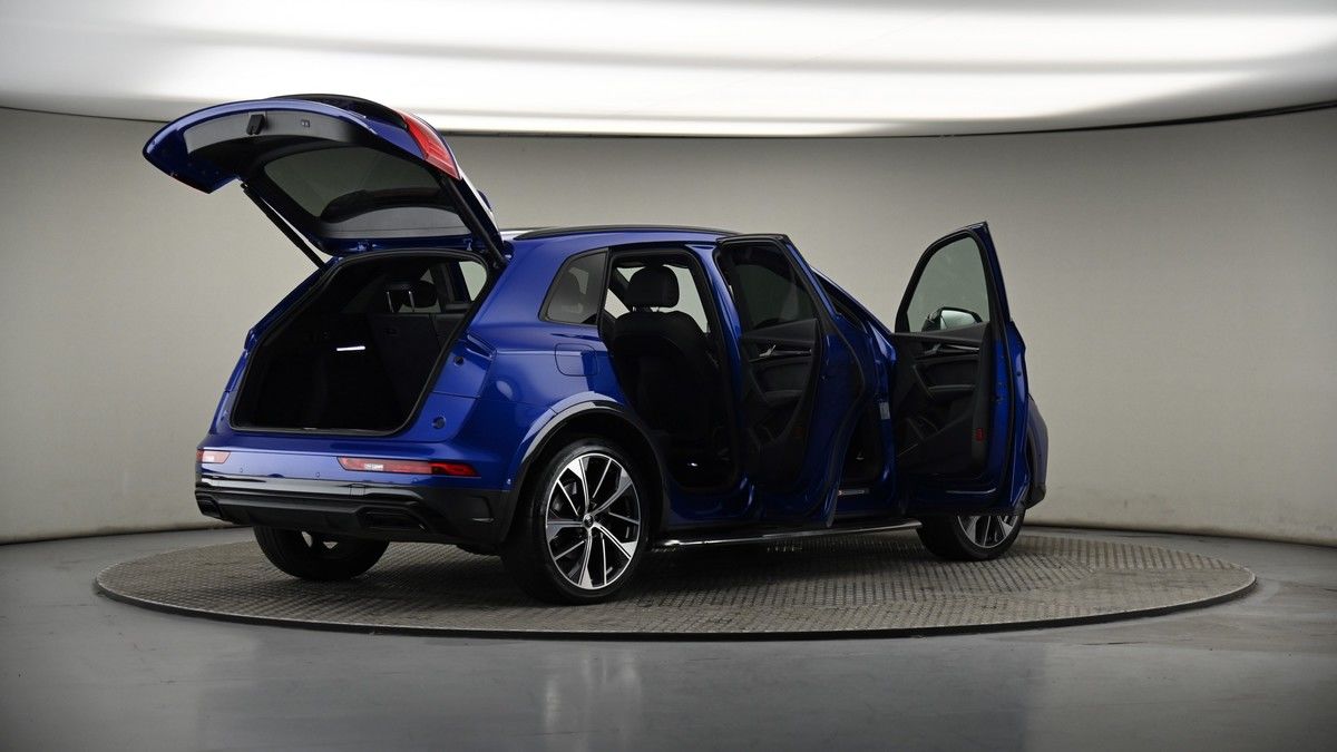 More views of Audi Q5