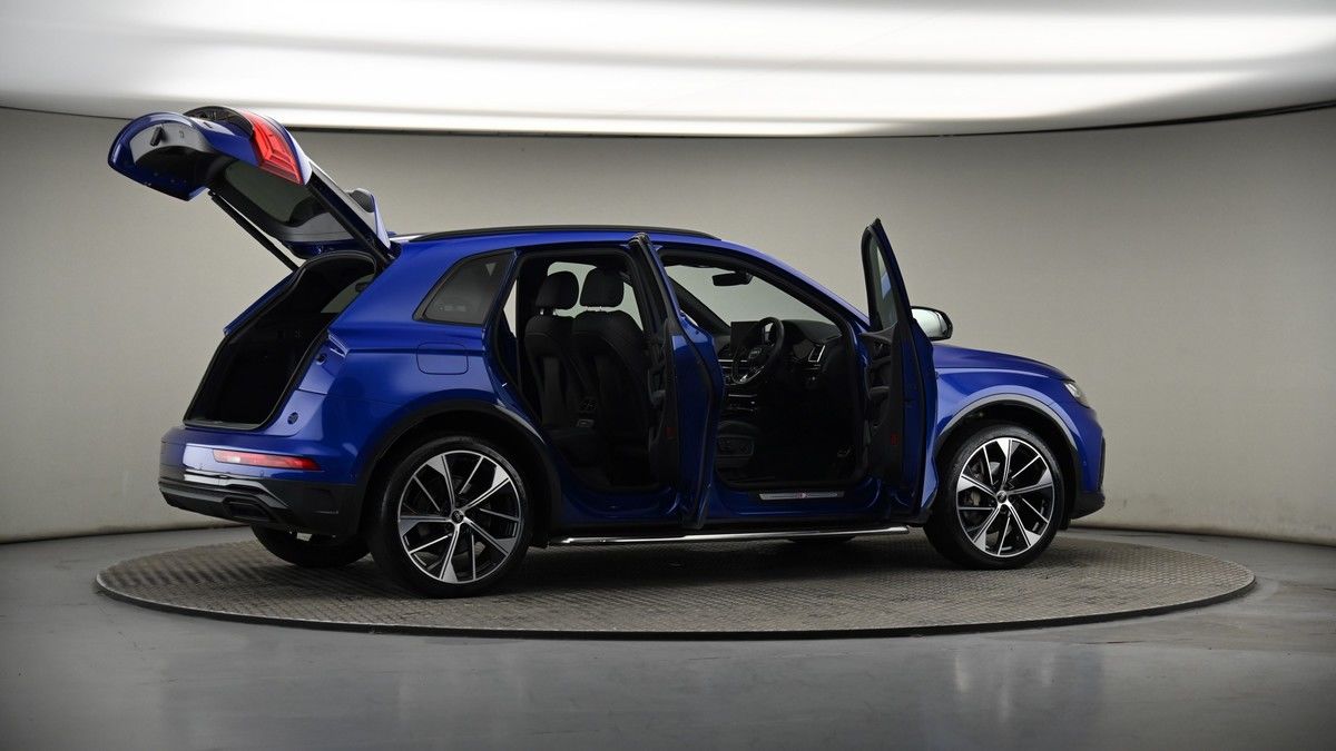 More views of Audi Q5