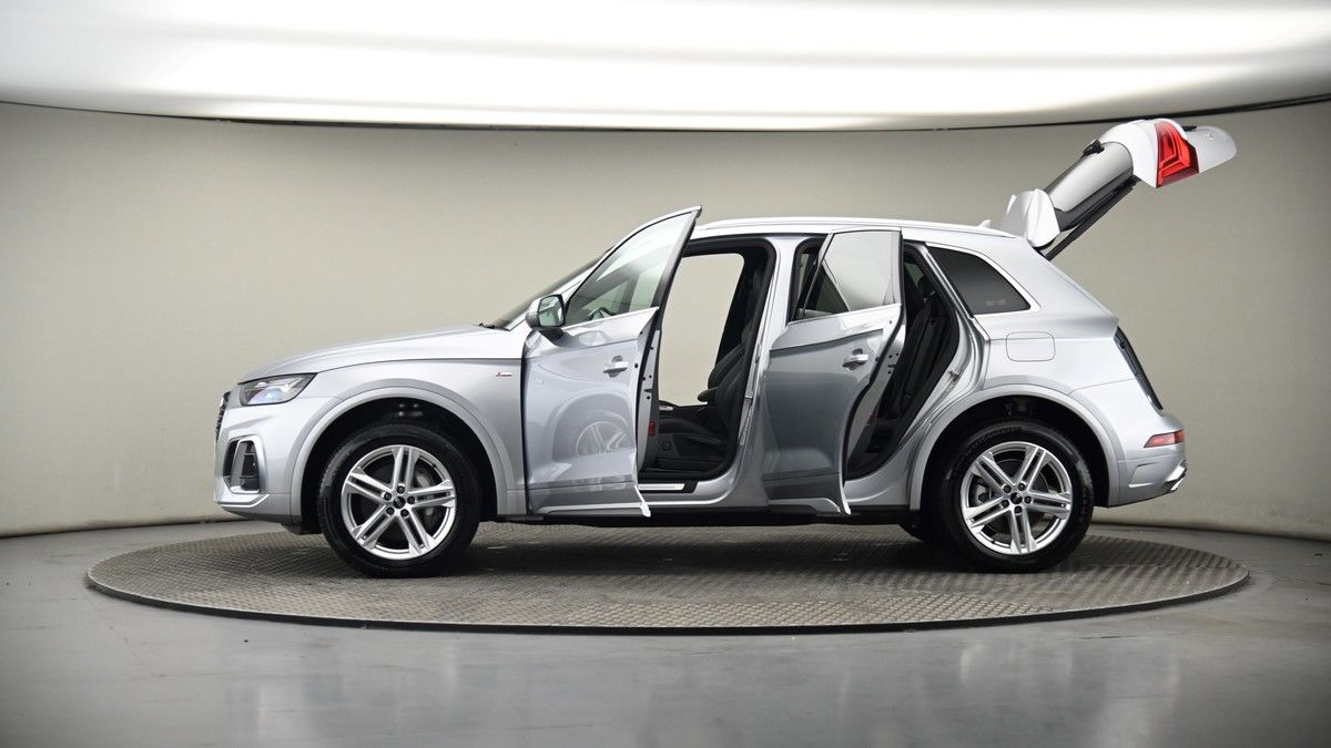 More views of Audi Q5