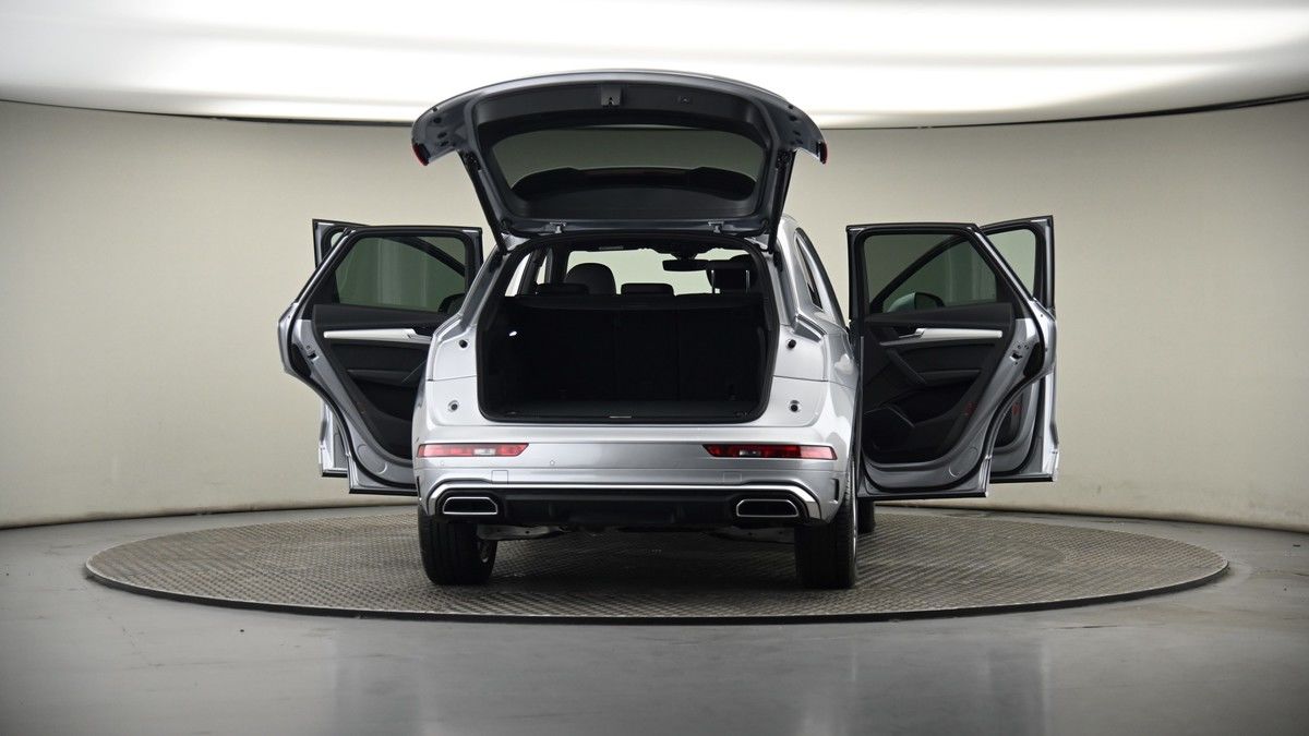 More views of Audi Q5
