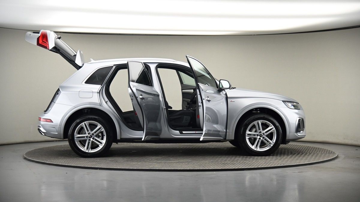 More views of Audi Q5