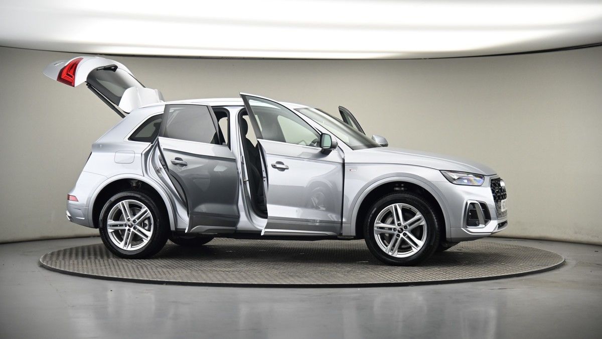 More views of Audi Q5