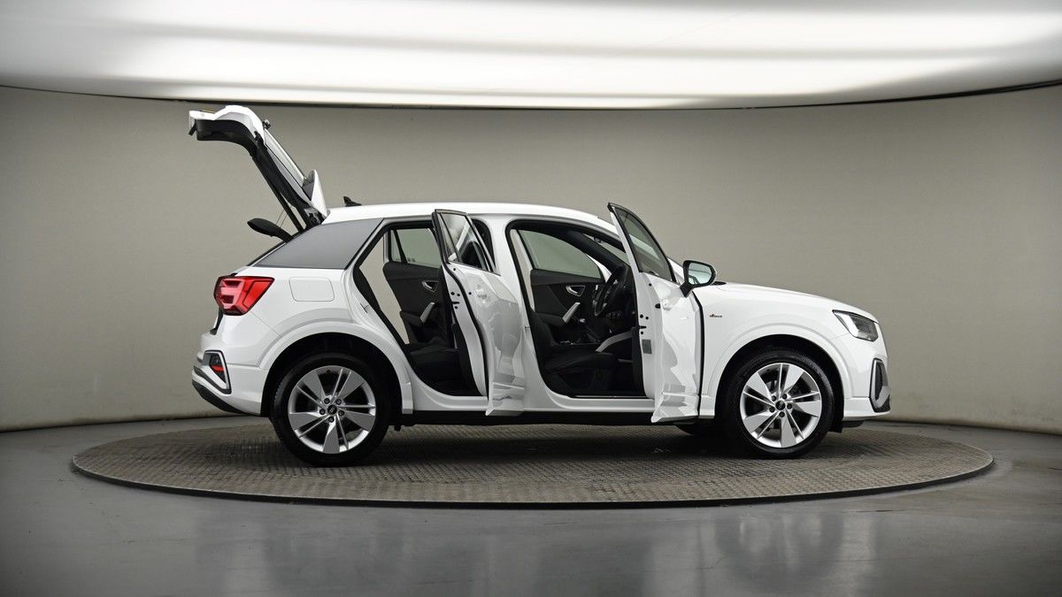 More views of Audi Q2
