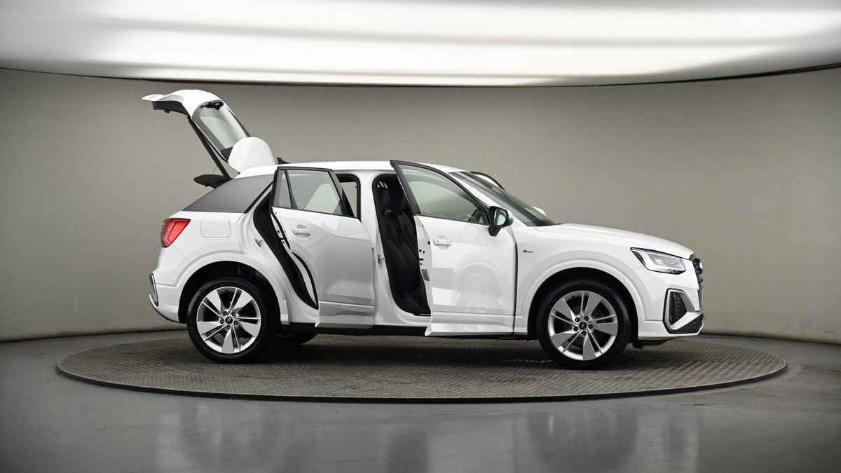 More views of Audi Q2