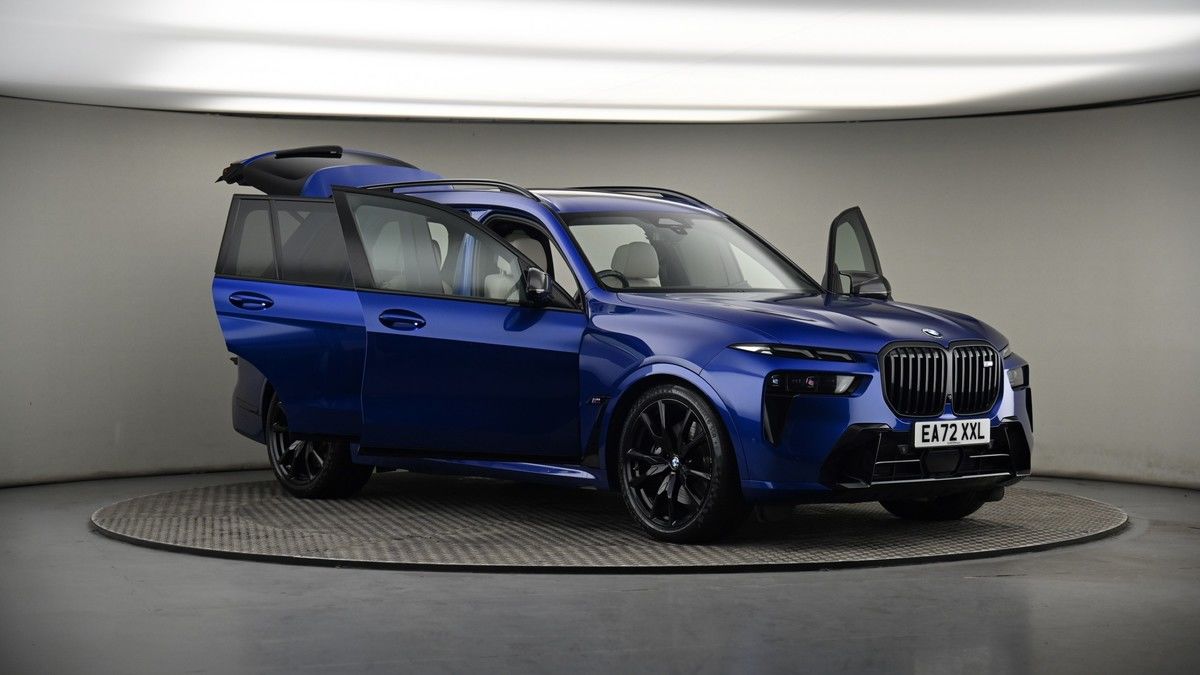 More views of BMW X7
