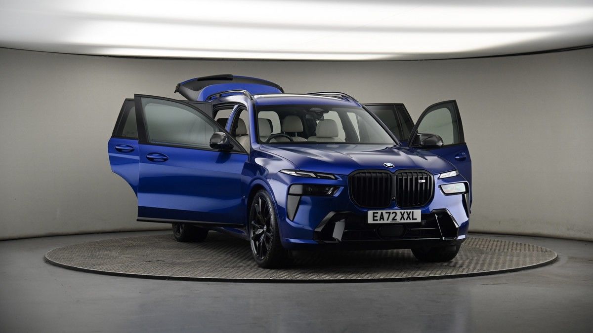 More views of BMW X7