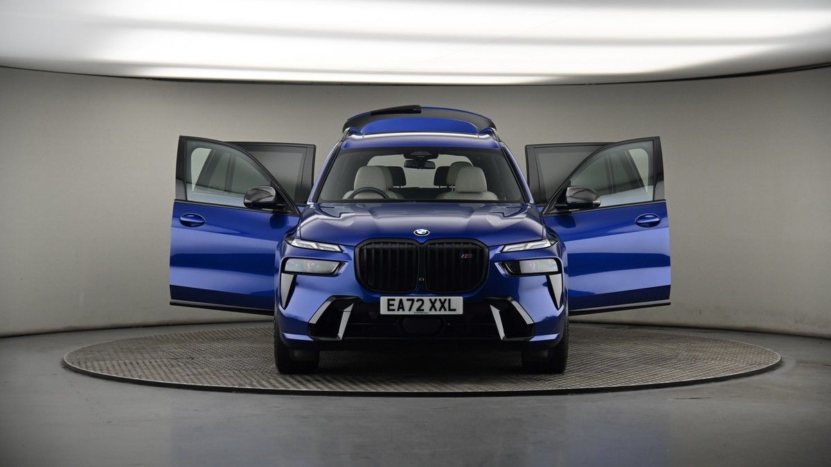 More views of BMW X7