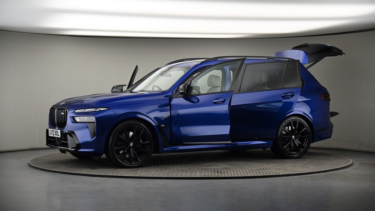 More views of BMW X7