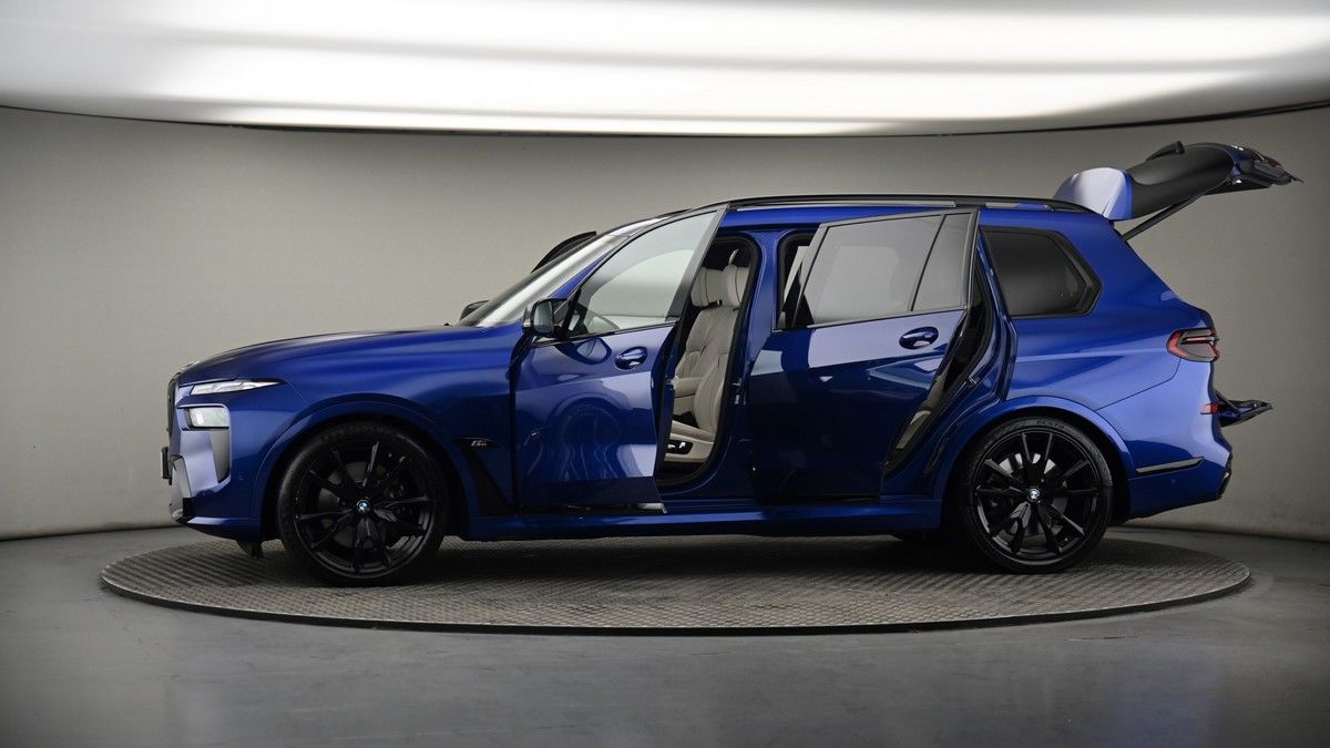 More views of BMW X7