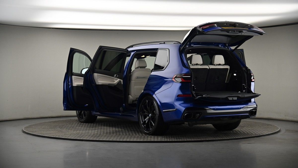 BMW X7 Image 8