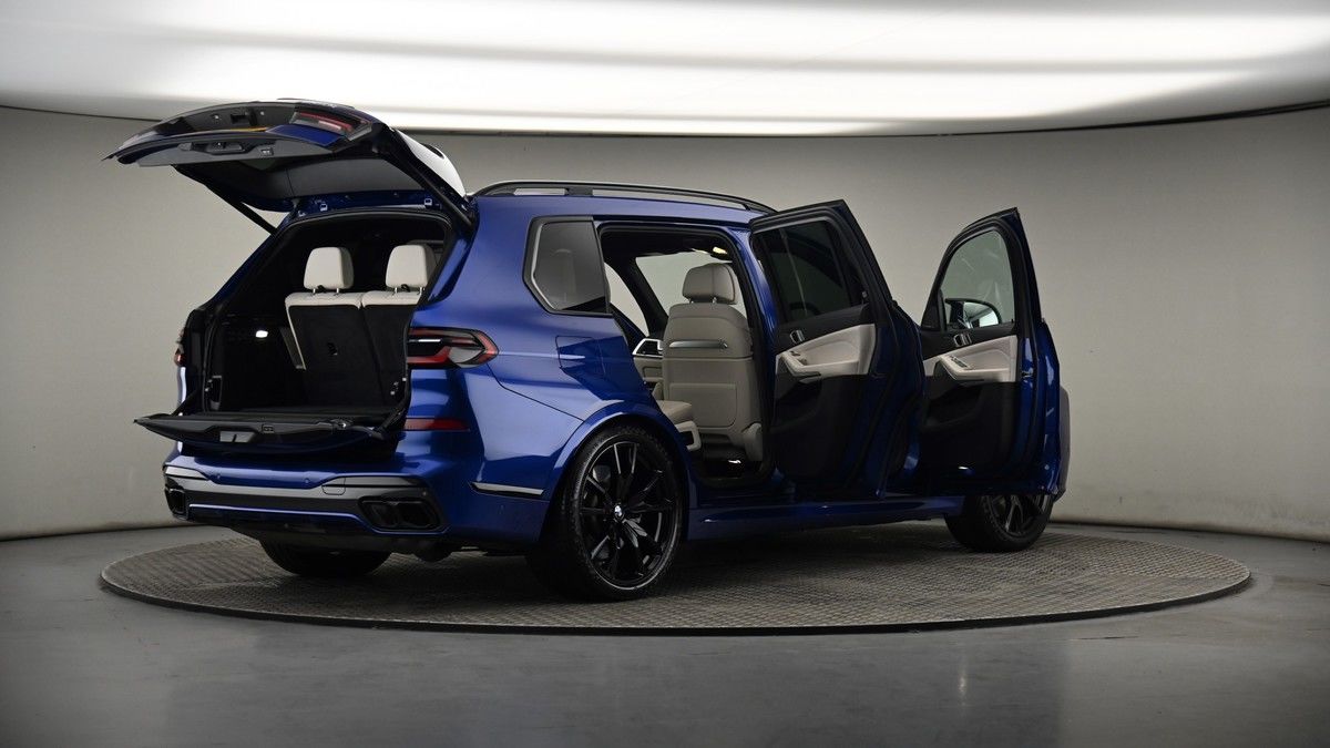 More views of BMW X7