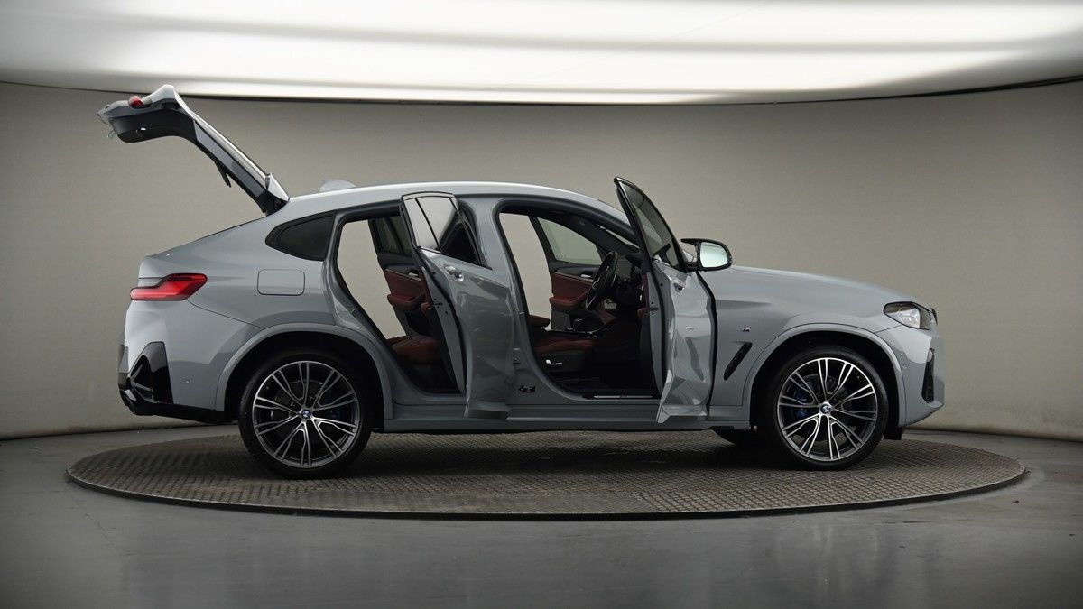 More views of BMW X4