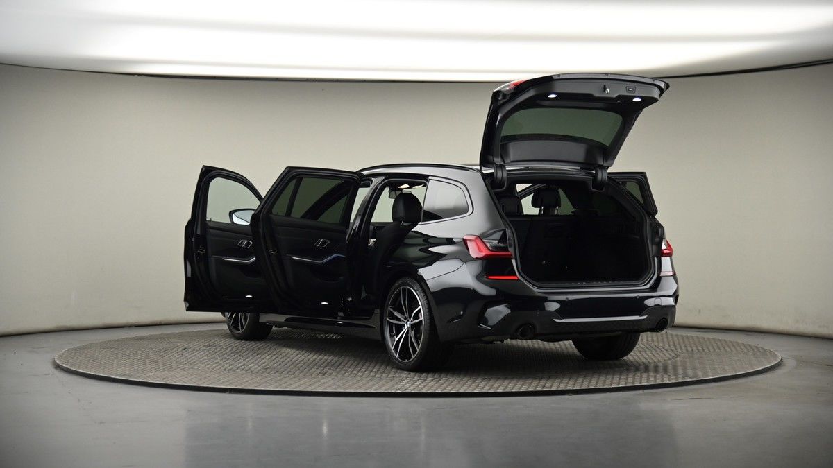BMW 3 Series Image 8
