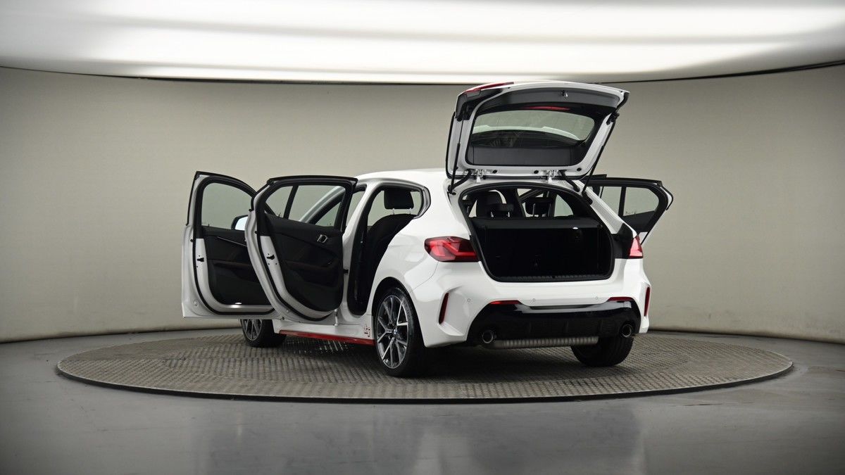 BMW 1 Series Image 8