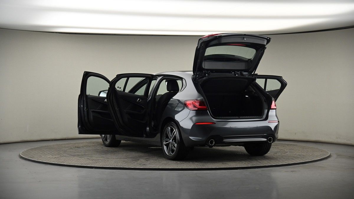 BMW 1 Series Image 8