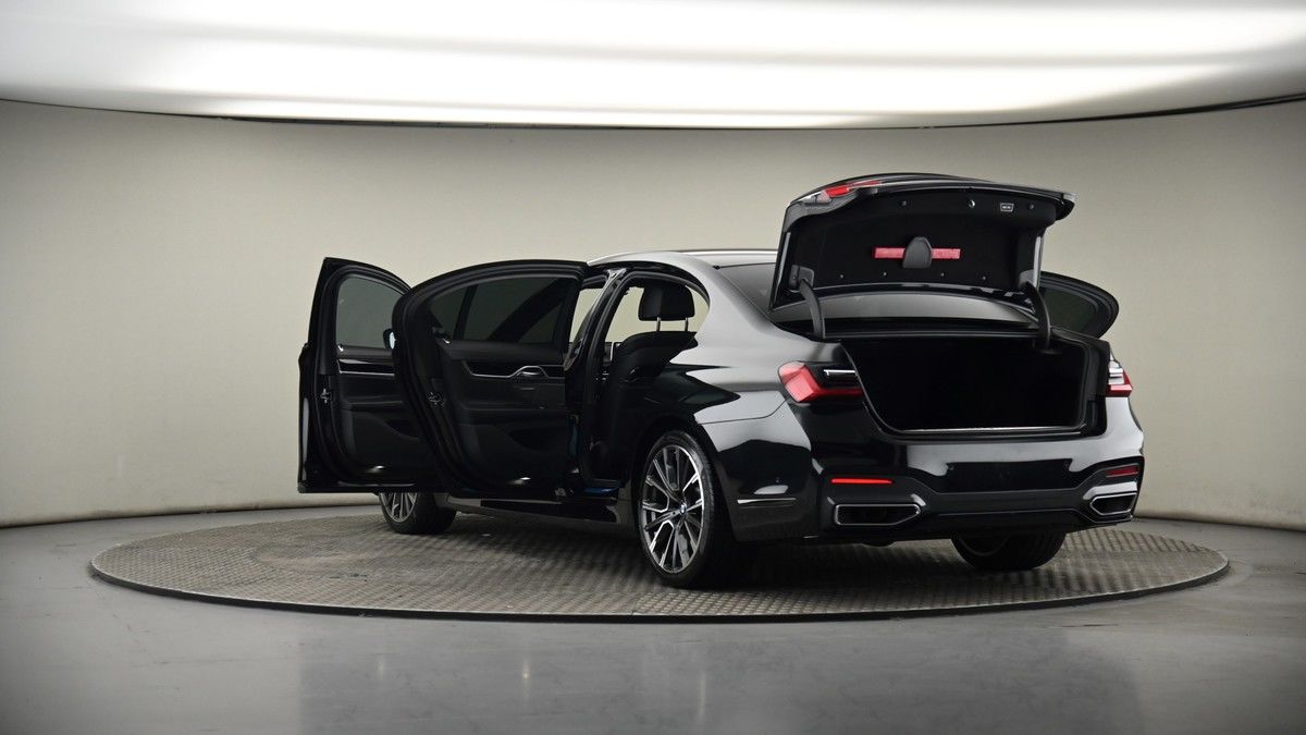 BMW 7 Series Image 8
