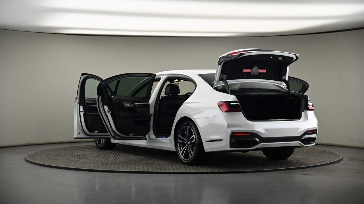 BMW 7 Series Image 8