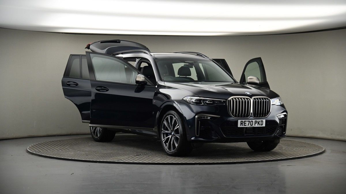 More views of BMW X7