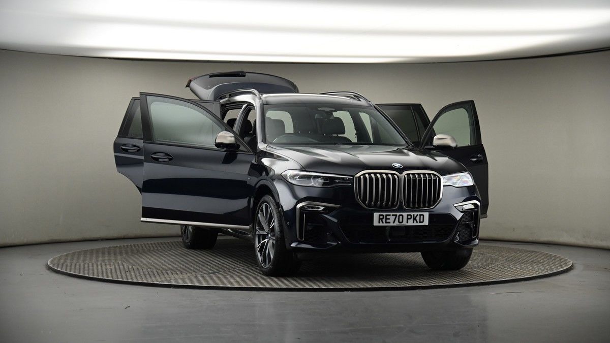 More views of BMW X7