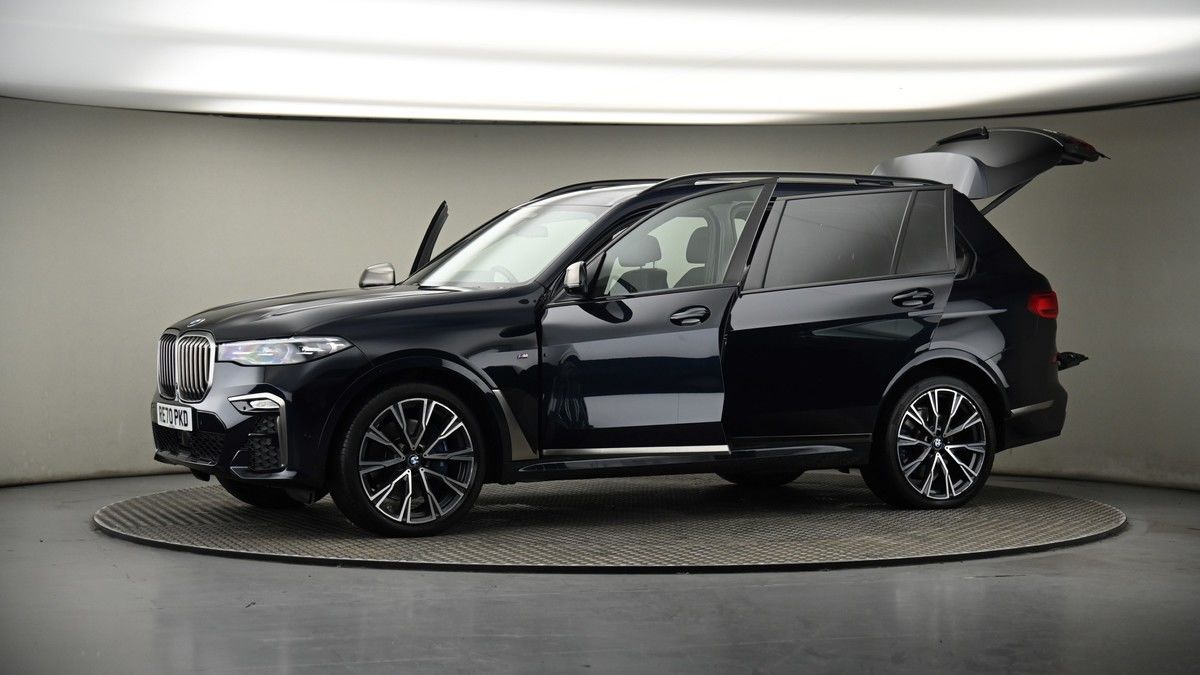 More views of BMW X7