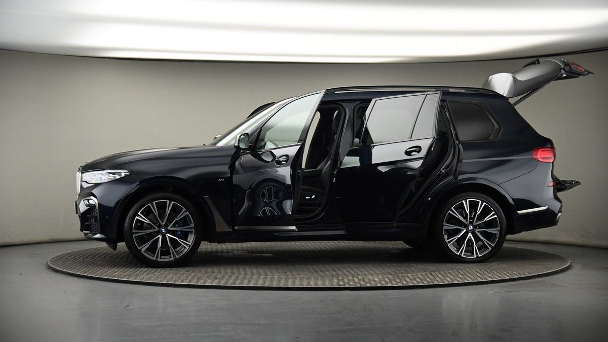 More views of BMW X7