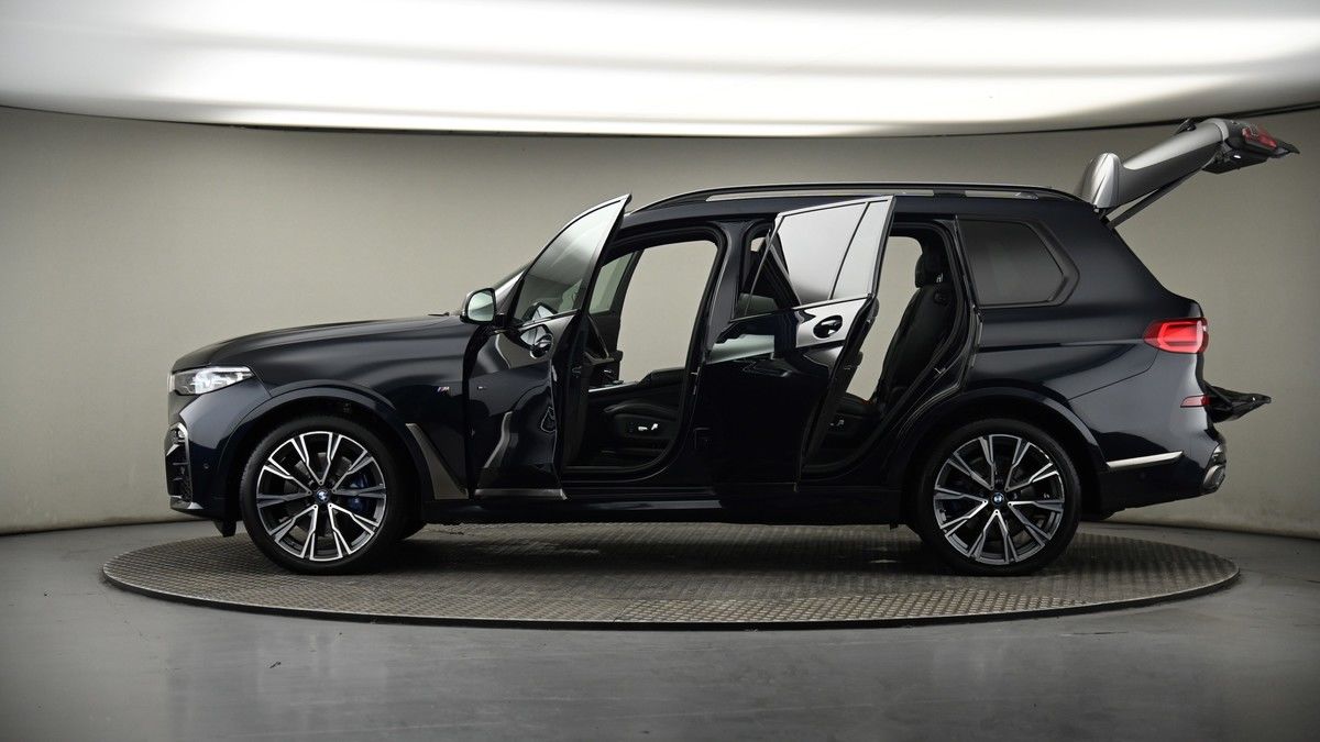 More views of BMW X7