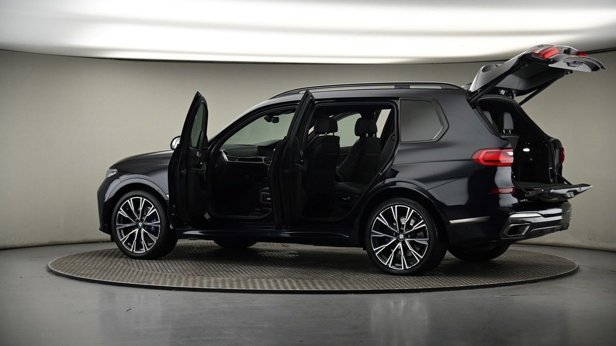 More views of BMW X7