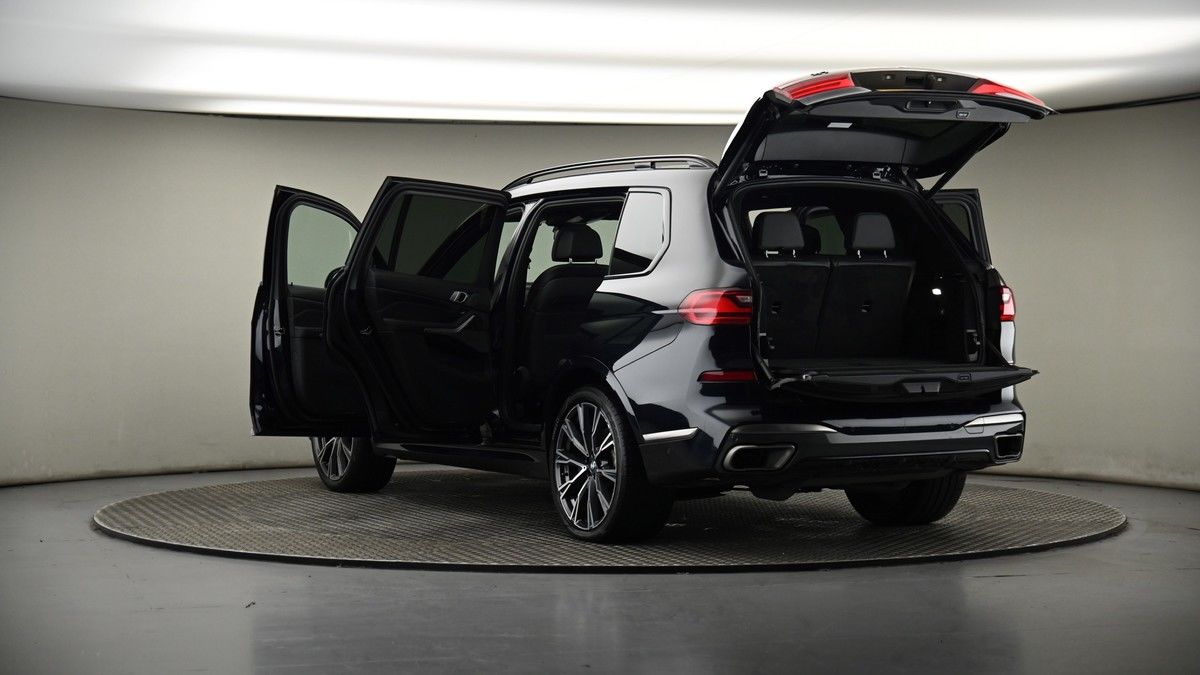 BMW X7 Image 8
