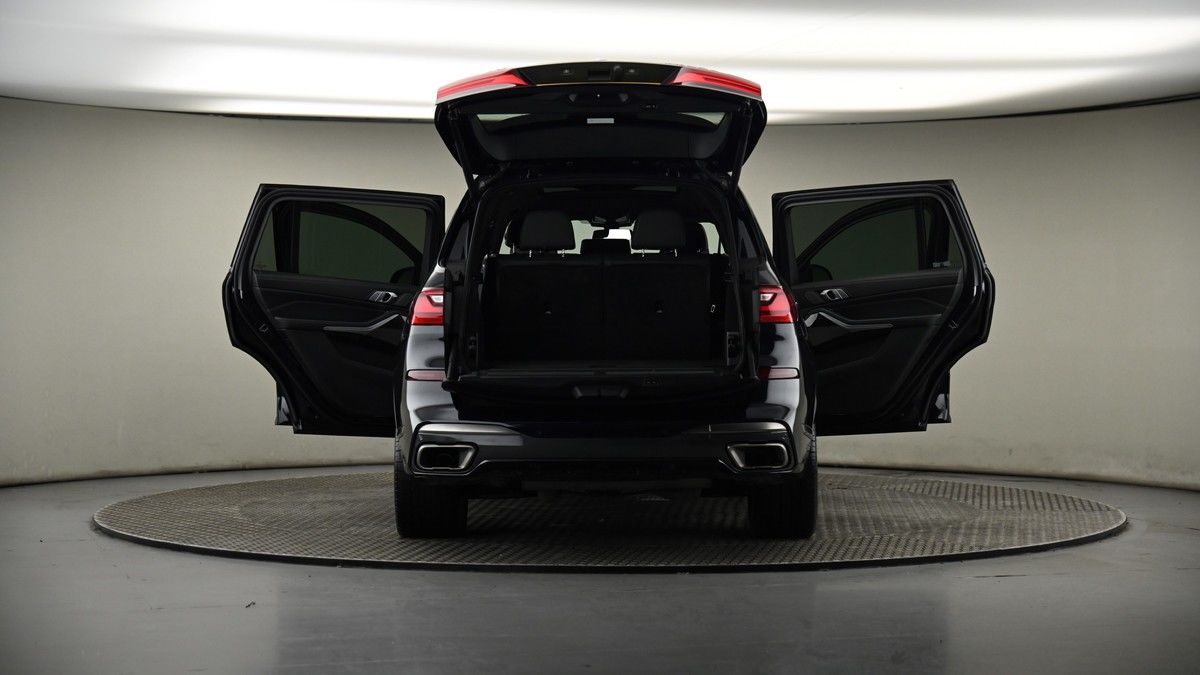 More views of BMW X7