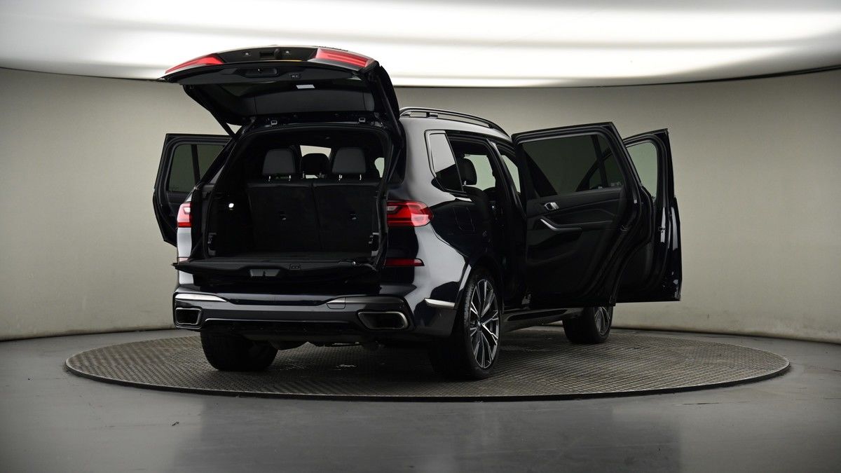 More views of BMW X7