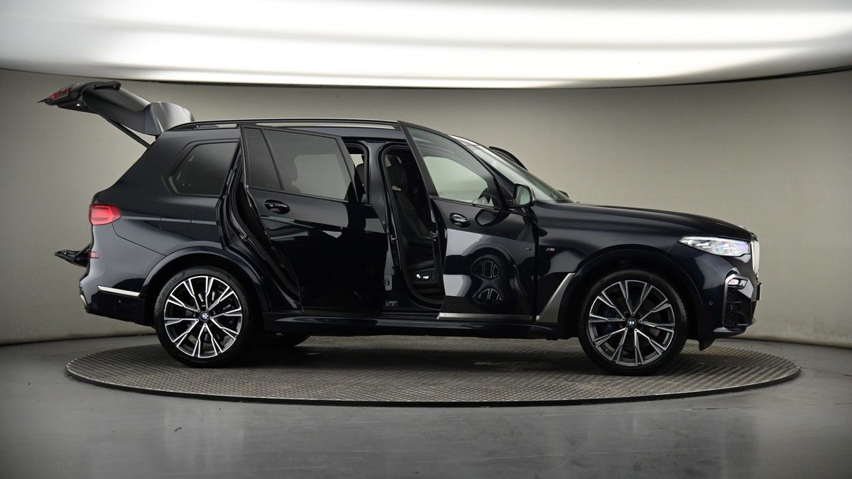 More views of BMW X7