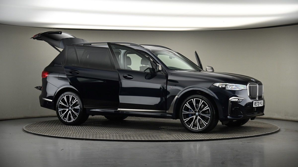 More views of BMW X7